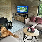 Ruhiger Nr 142 Bungalow, Strandnah Mit Grossen, Uneinsehbaren Garten, Terrassenueberdachung * Sint Maartensvlotbrug