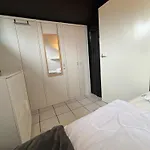 Ruhiger Nr 142 Bungalow, Strandnah Mit Grossen, Uneinsehbaren Garten, Terrassenueberdachung Casa de Férias Sint Maartensvlotbrug