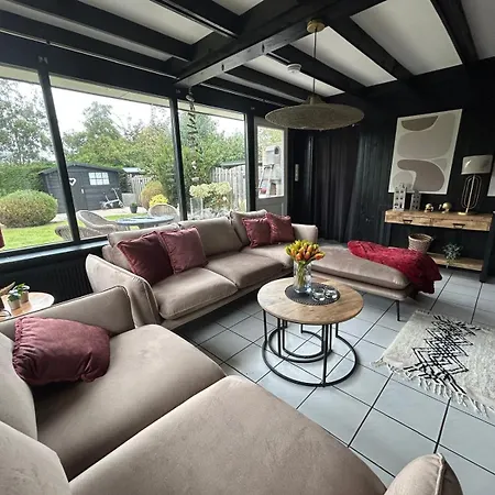 Prázdninový dům Moderner Gepflegter Nr 142 Ruhiger Bungalow, Strandnah Mit Grossen, Uneinsehbaren Garten, Terrassenueberdachung *