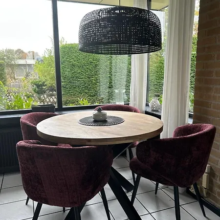Ruhiger Nr 142 Bungalow, Strandnah Mit Grossen, Uneinsehbaren Garten, Terrassenueberdachung Дом отдыха