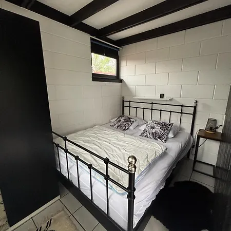 Moderner Gepflegter Nr 142 Ruhiger Bungalow, Strandnah Mit Grossen, Uneinsehbaren Garten, Terrassenueberdachung Prázdninový dům *