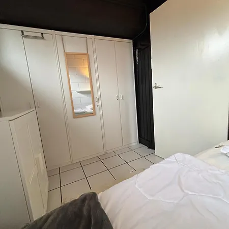 Moderner Gepflegter Nr 142 Ruhiger Bungalow, Strandnah Mit Grossen, Uneinsehbaren Garten, Terrassenueberdachung Prázdninový dům Sint Maartensvlotbrug