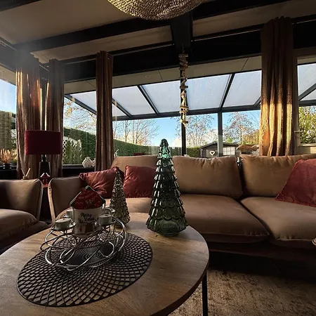 Prázdninový dům Moderner Gepflegter Nr 142 Ruhiger Bungalow, Strandnah Mit Grossen, Uneinsehbaren Garten, Terrassenueberdachung *