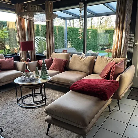 Ruhiger Nr 142 Bungalow, Strandnah Mit Grossen, Uneinsehbaren Garten, Terrassenueberdachung