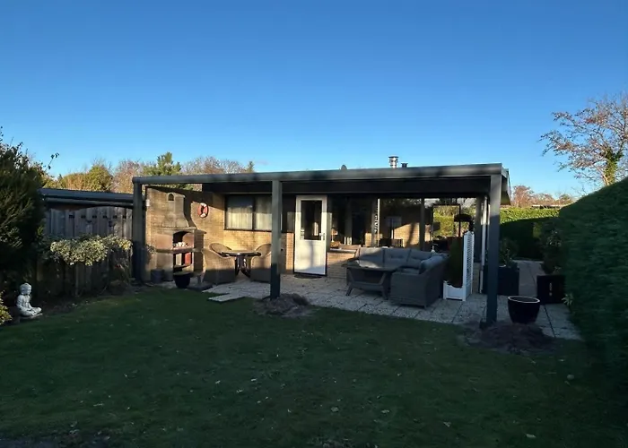 Ruhiger Nr 142 Bungalow, Strandnah Mit Grossen, Uneinsehbaren Garten, Terrassenueberdachung Semesterbostad