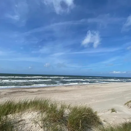Ruhiger Nr 142 Bungalow, Strandnah Mit Grossen, Uneinsehbaren Garten, Terrassenueberdachung
