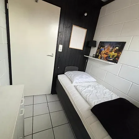 Ruhiger Nr 142 Bungalow, Strandnah Mit Grossen, Uneinsehbaren Garten, Terrassenueberdachung Sint Maartensvlotbrug