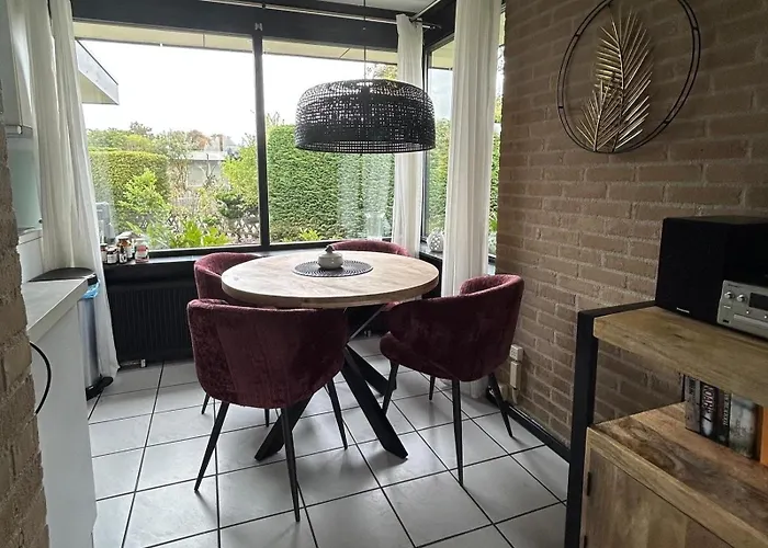 Ruhiger Nr 142 Bungalow, Strandnah Mit Grossen, Uneinsehbaren Garten, Terrassenueberdachung