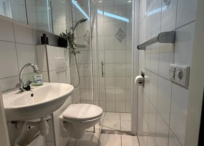 Ruhiger Nr 142 Bungalow, Strandnah Mit Grossen, Uneinsehbaren Garten, Terrassenueberdachung 度假居