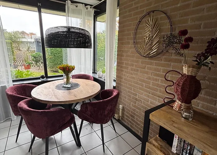 Ruhiger Nr 142 Bungalow, Strandnah Mit Grossen, Uneinsehbaren Garten, Terrassenueberdachung 度假居 Sint Maartensvlotbrug