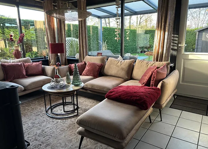 Ruhiger Nr 142 Bungalow, Strandnah Mit Grossen, Uneinsehbaren Garten, Terrassenueberdachung