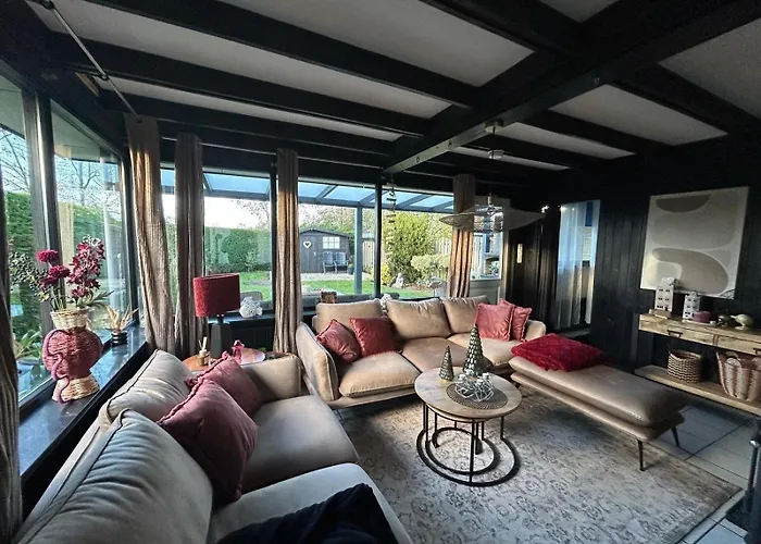 Ruhiger Nr 142 Bungalow, Strandnah Mit Grossen, Uneinsehbaren Garten, Terrassenueberdachung * Sint Maartensvlotbrug