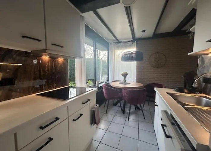 Ruhiger Nr 142 Bungalow, Strandnah Mit Grossen, Uneinsehbaren Garten, Terrassenueberdachung Sint Maartensvlotbrug